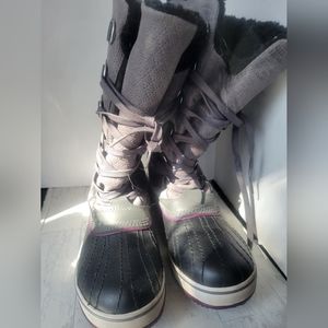 Sorel women's boots 9.5